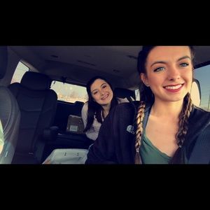 Meet your Posher, Kayla